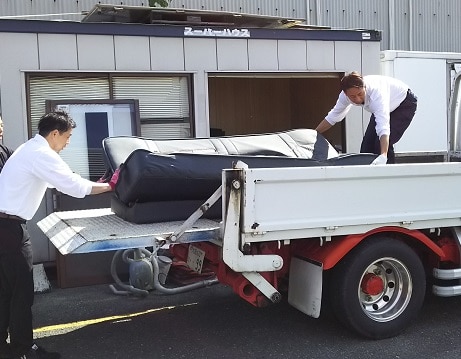 秋、トラック洗車場の大掃除に汗を流すの巻 3 粗大ゴミも捨てましょう