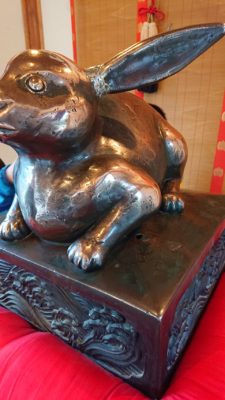 日本最古の御利益、奈良県の三輪明神大神神社を社長が行く。 3 なでうさぎ