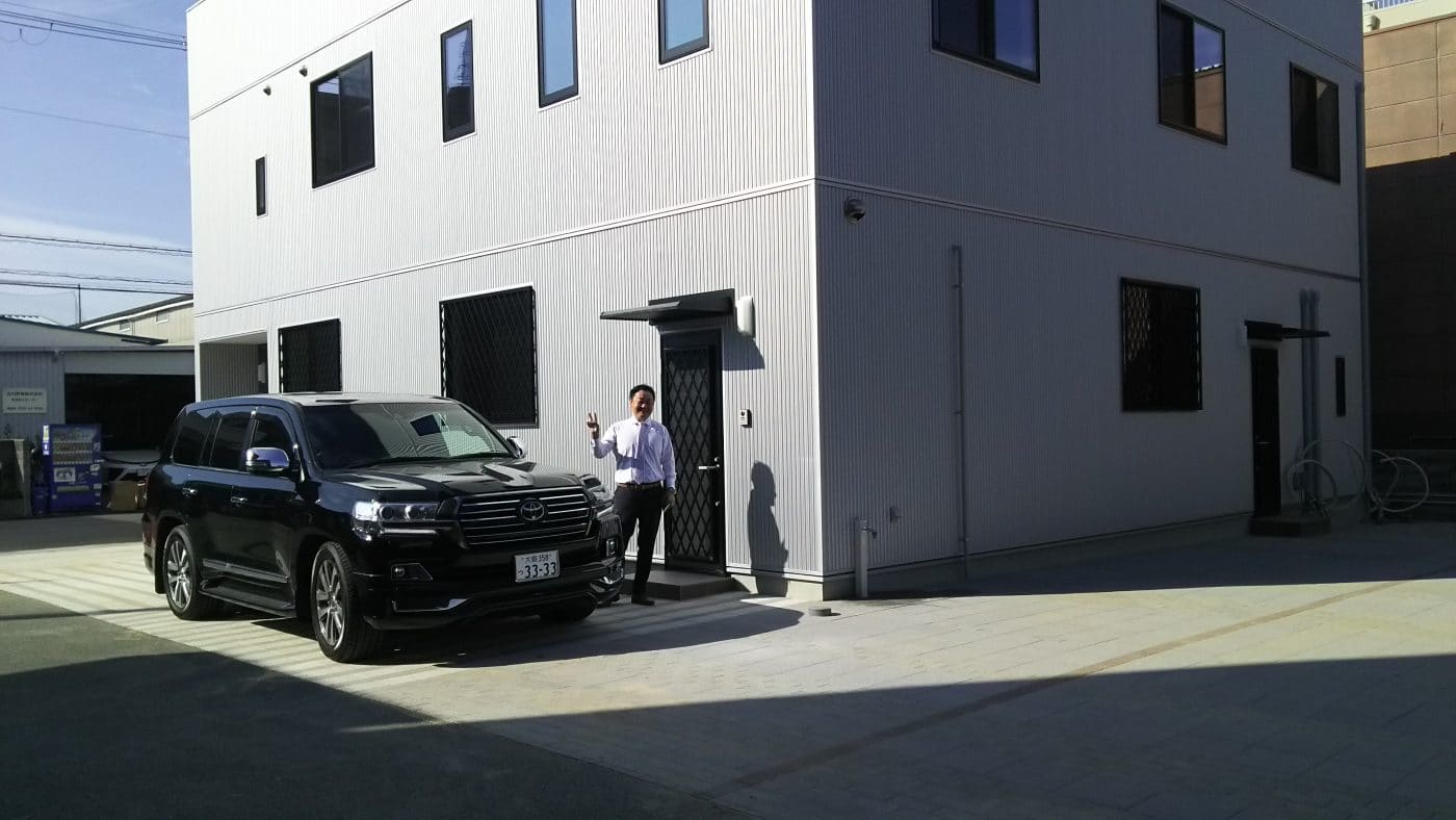 山田運送本社事業本部が美しい 1 社長と新社屋