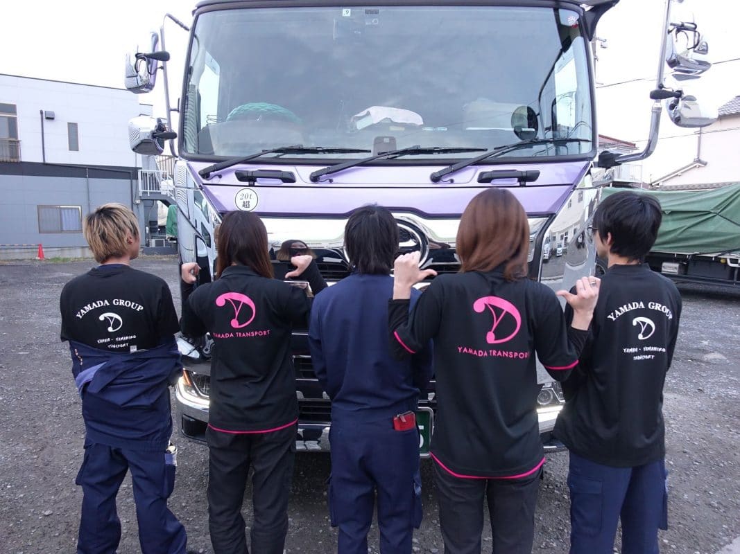 トラガール応援!新ユニフォームお披露目 5 山田運送 制服