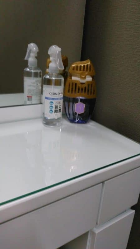 本社の女性ドライバー用の仮眠室、シャワールーム、オープン! 4 おしゃれな消臭剤 除菌も忘れず