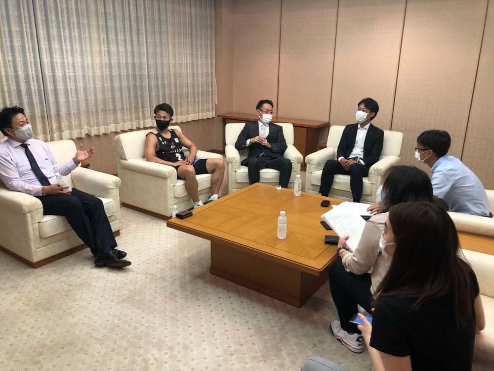 山田運送は大阪エヴェッサの公式トップパートナーです! 6 山田運送 大阪エヴェッサ 対談